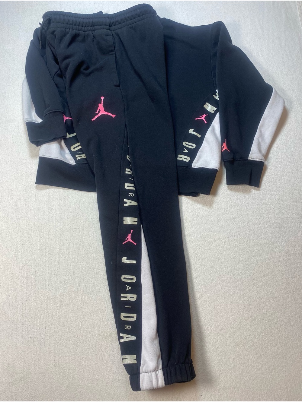 Jordan Girl’s Sweatshirt and Sweatpants size M 10-12 year